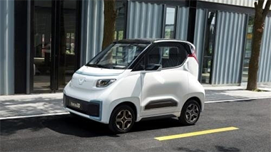 微型电车越卖越贵！五菱NanoEV新车型上市：坐2人、要6万