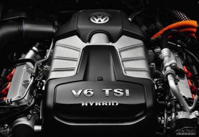 新途銳的混合動力系統由機械增壓直噴汽油發動機(v6 tsi,最大功 2:2