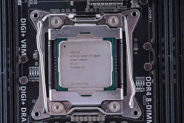 雷霆世紀the one啟用intel桌面級旗艦haswell-e6核12線程i7-5820k cpu